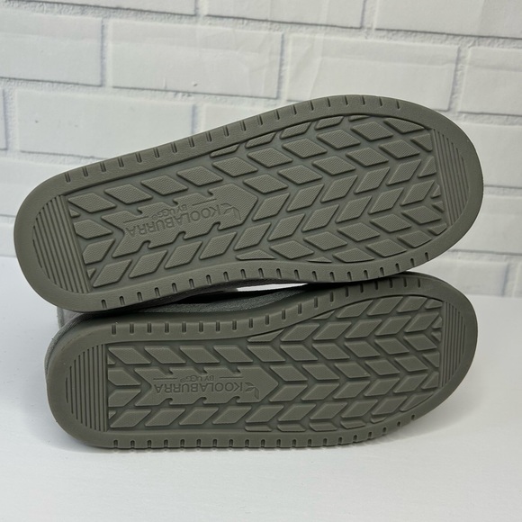 Koolaburra Grey suede Koola Boots size 5 Kids - Picture 7 of 8